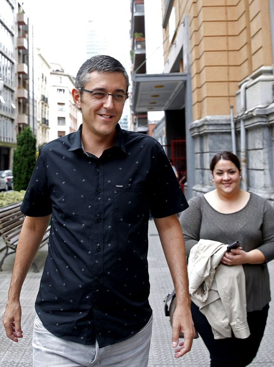Eduardo Madina, tras votar en Bilbao, este 26-J. (EFE)