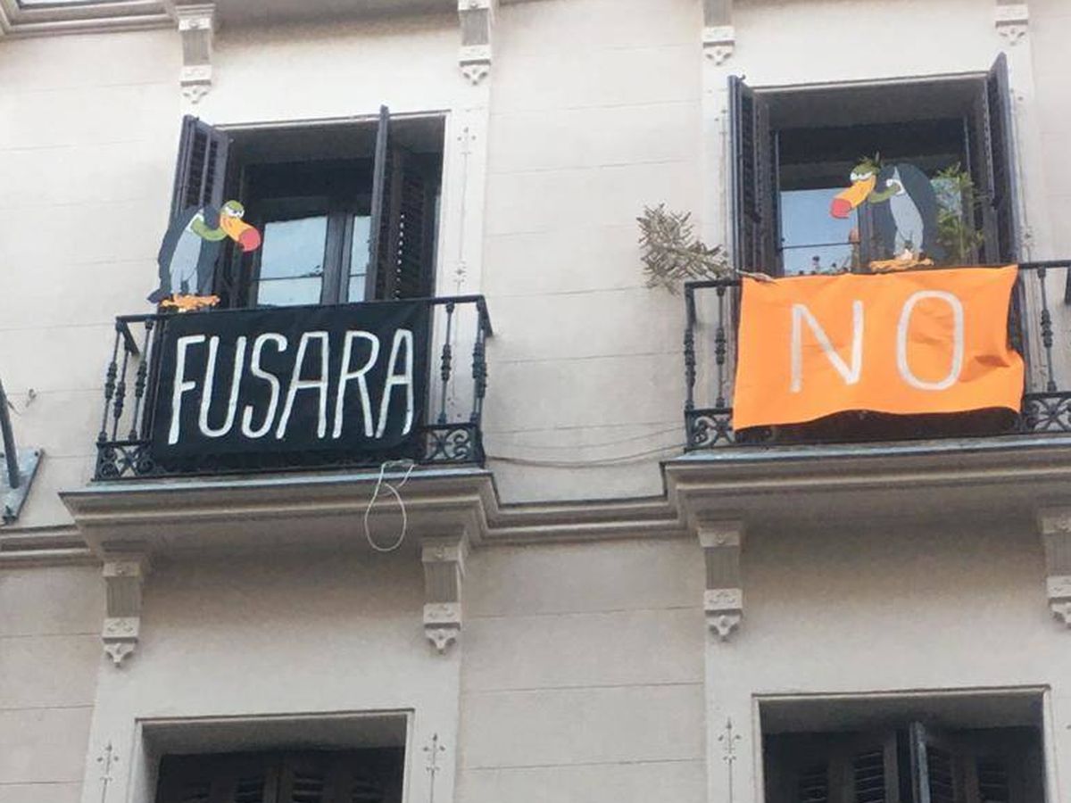 Foto: Protestas de un inquilino de Fundación Fusara en la calle Santa Teresa.