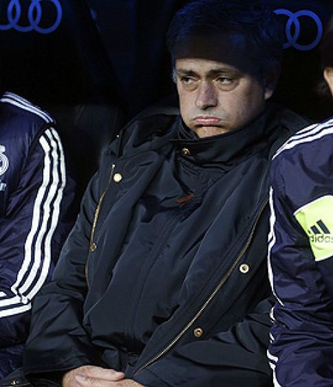 Foto: Del conformismo de Mourinho a la advertencia de Puyol