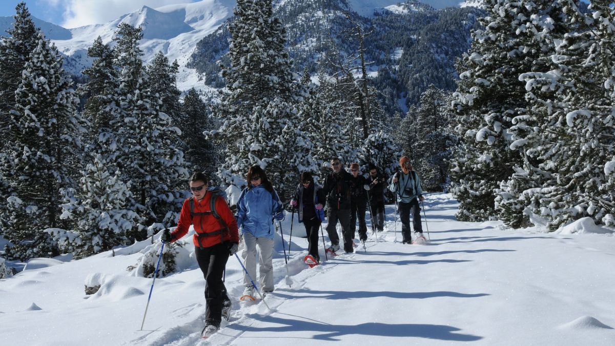 Cálzate las raquetas de nieve para descubrir los Pirineos de Cataluña