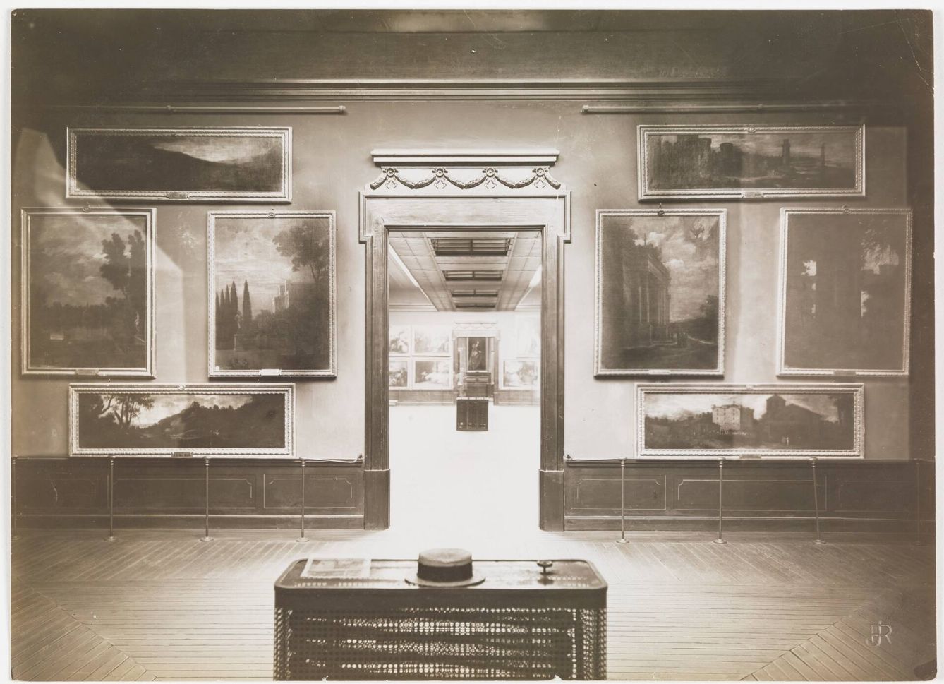 'Museo del Prado, vista de una sala con paisajes', José Lacoste y Borde, 1907-1915. (Museo del Prado)