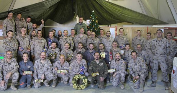 Foto: Militares del contingente español desplegado en Besmayah (Irak) durante la Navidad. 