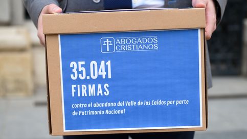 Noticia de Abogados Cristianos entrega 35.000 firmas a Patrimonio Nacional por 