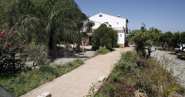 Foto: Imagen de la casa en cuya piscina fue hallado el cuerpo de Lucía Garrido. (EFE)