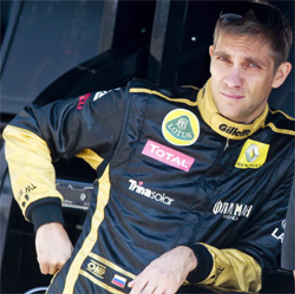 Foto: Ecclestone sonríe: Petrov sustituye al italiano Trulli en el equipo Caterham