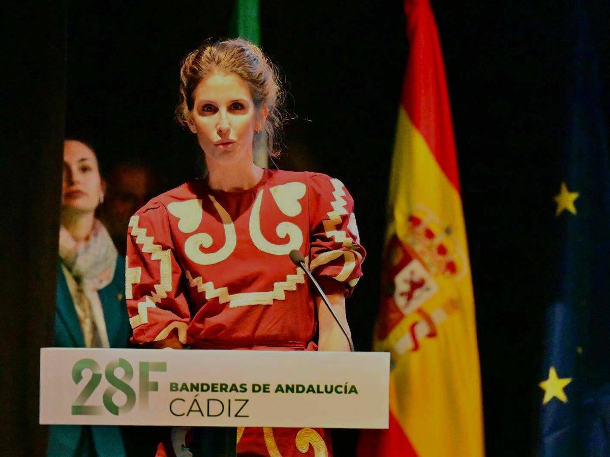 Foto: Inés Domecq, en el acto de entrega de las Banderas de Andalucía. (Foto:Cata Zambrano/Cortesía)