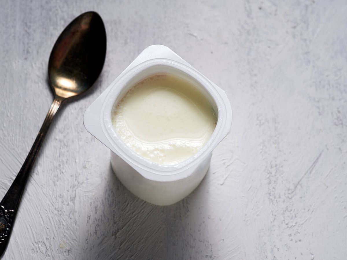 Foto: ¿Es bueno tomar el líquido del yogur?(iStock)