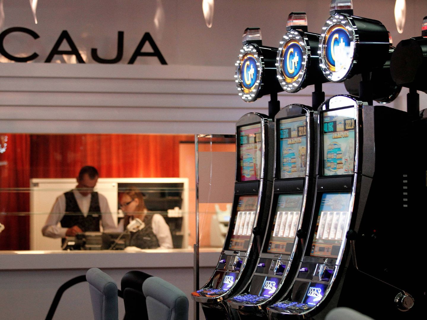 Máquinas de premio en el Casino Cirsa Valencia. (EFE)