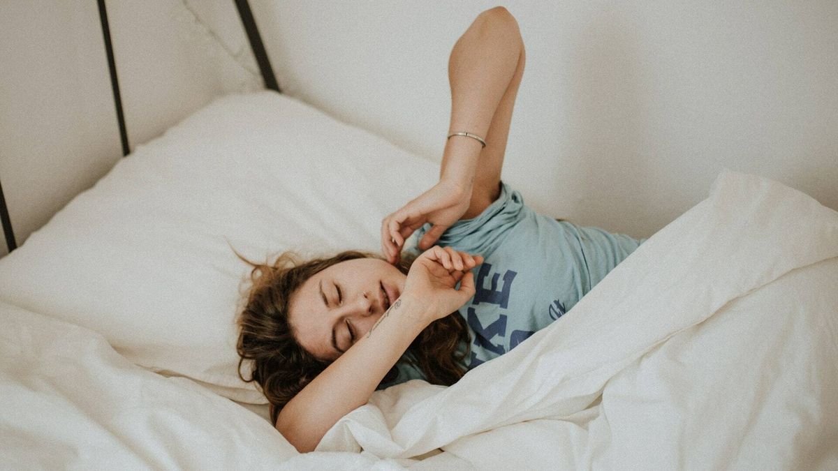 Razones por las que dormir menos horas evita que adelgaces