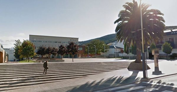 Foto: Plaza del Ayuntamiento de Burela. (Google maps)