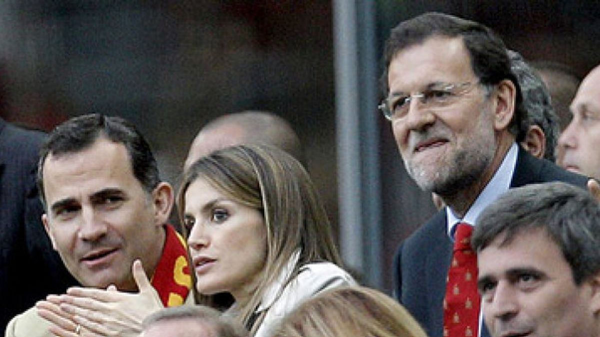 Rajoy se dio un homenaje con el gol de Cesc tras el fin de semana del rescate