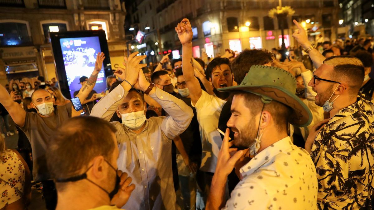 Multas en el Madrid sin estado de alarma: 650 por botellón y 350 por no llevar mascarilla