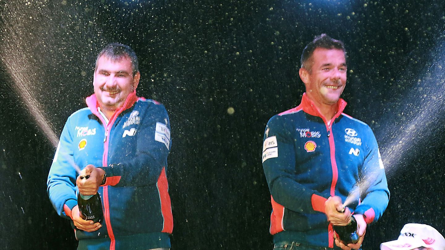 Después de los nueve títulos con Citroen en el Mundial de Rallies, Loeb y Elena contribuyeron al de Marcas para Hyundai