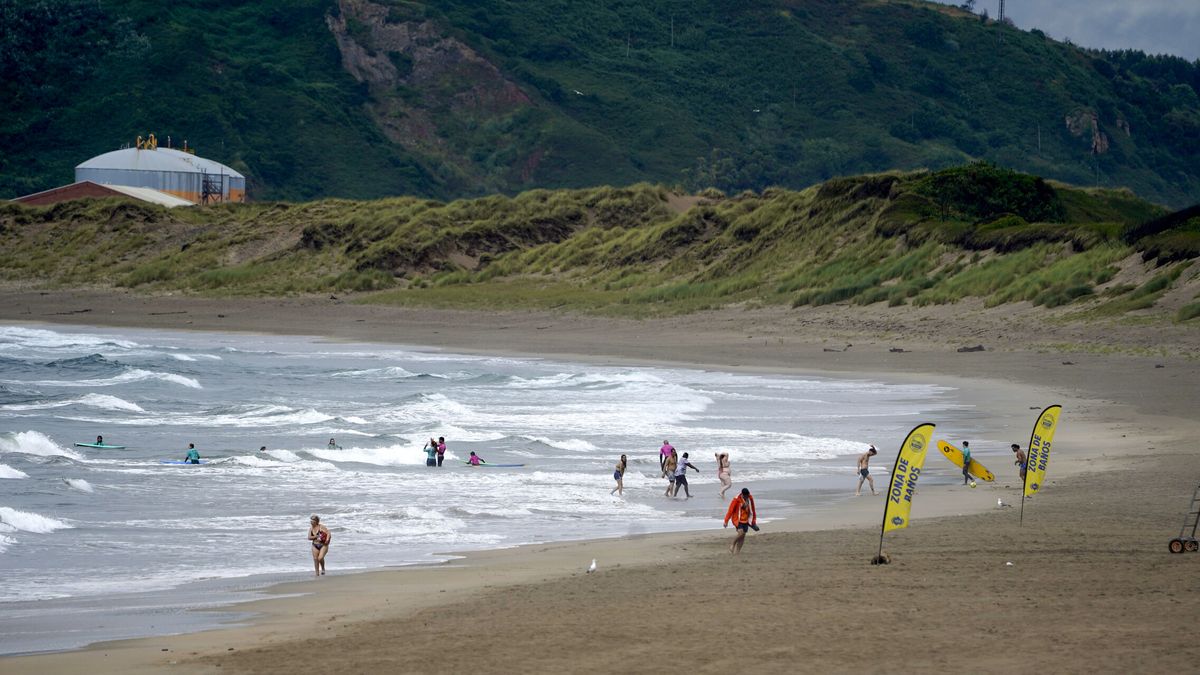 Muere un joven ahogado en la playa de la Concha de Artedo, en Cudillero 