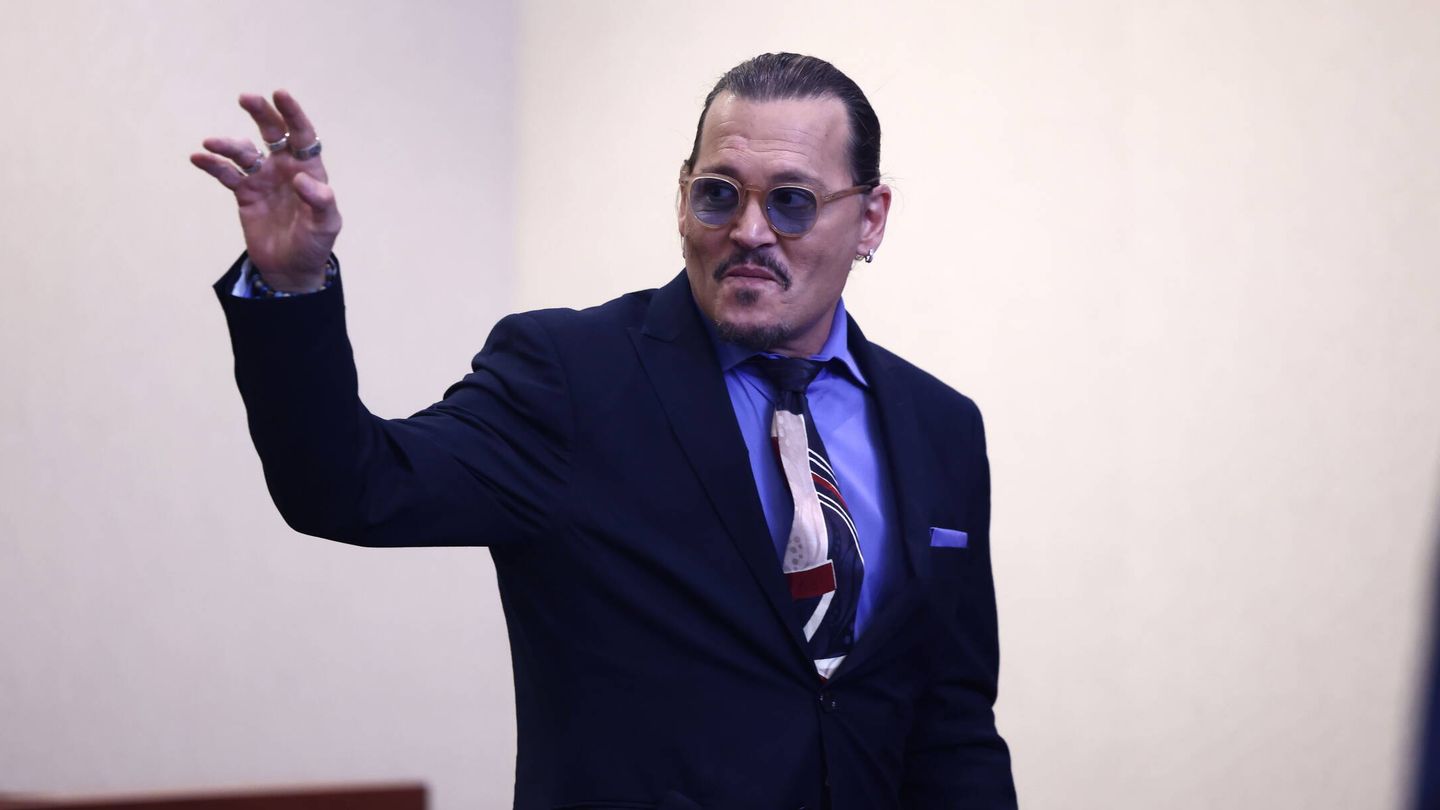 Johnny Depp, abandonando el tribunal. (EFE/Jim Lo Scalzo)