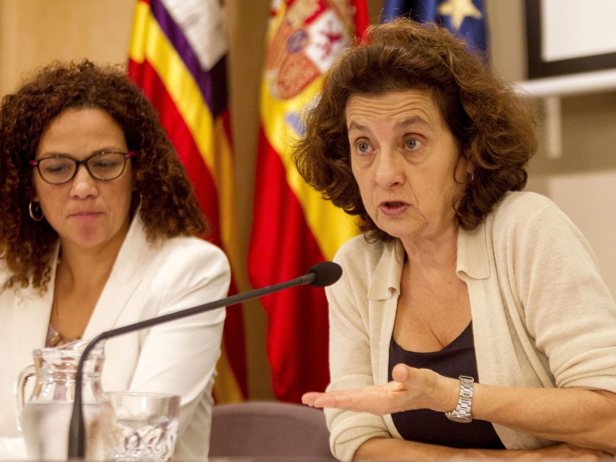 Foto: La 'consellera' de Asuntos Sociales, Fina Santiago, cree que hay un problema con la edad de los profesionales (EFE/Cati Cladera)