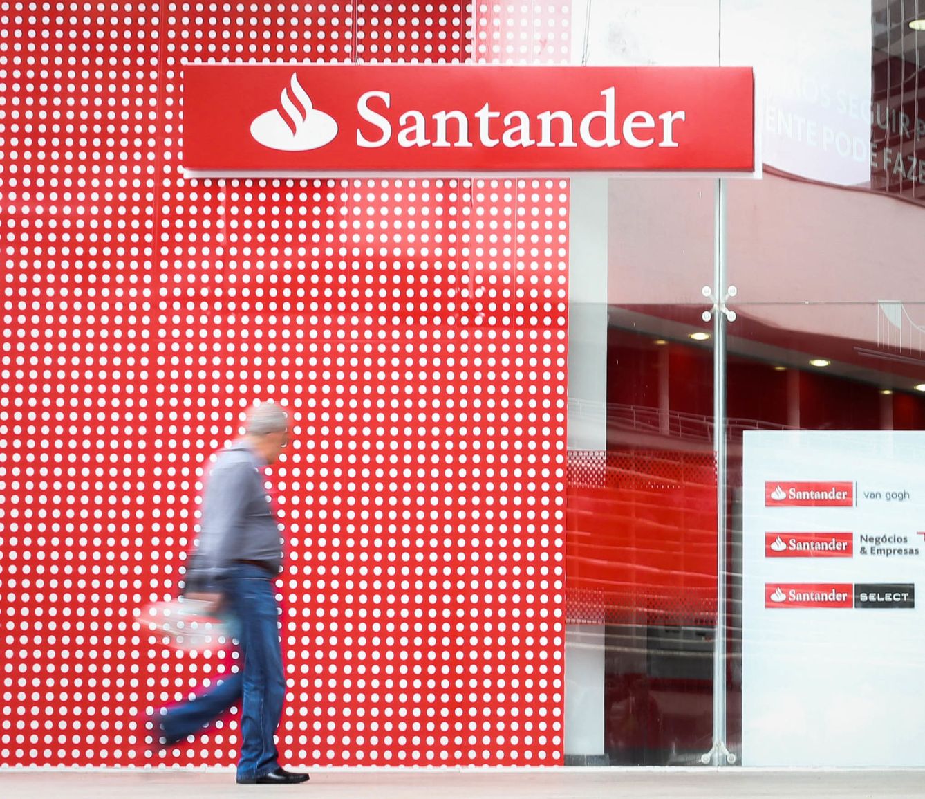 Sucursal del Banco Santander. (EFE)