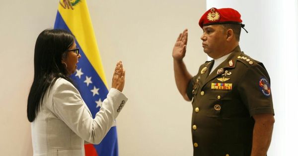 Foto: Gustavo González jura su cargo como consejero de Seguridad e Inteligencia de la Presidencia en enero de 2019. (EFE)