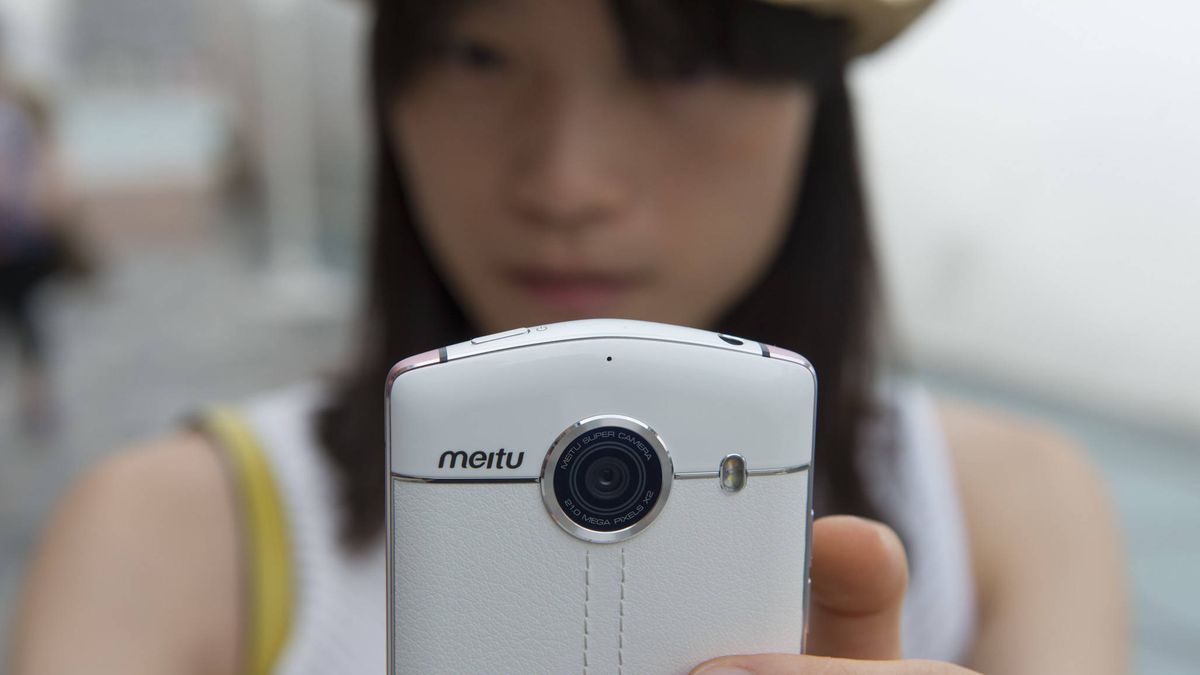 Meitu V4S, el móvil que dispara el egocentrismo entre las jóvenes chinas