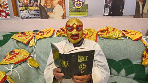 Las mil vidas de Fray Tormenta, el sacerdote luchador de México