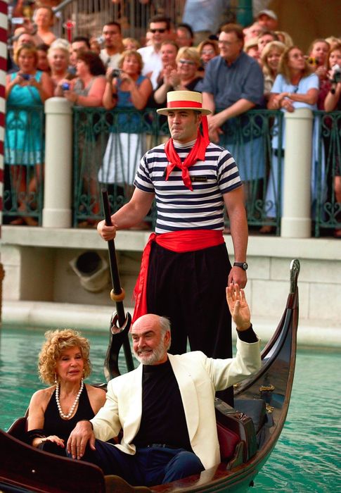 Foto: Sean Connery junto a su mujer Micheline Roquebrune, en una imagen de archivo (I.C.)