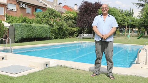 'Coaching' y piscina: así es estar parado en el pueblo con menos paro de España