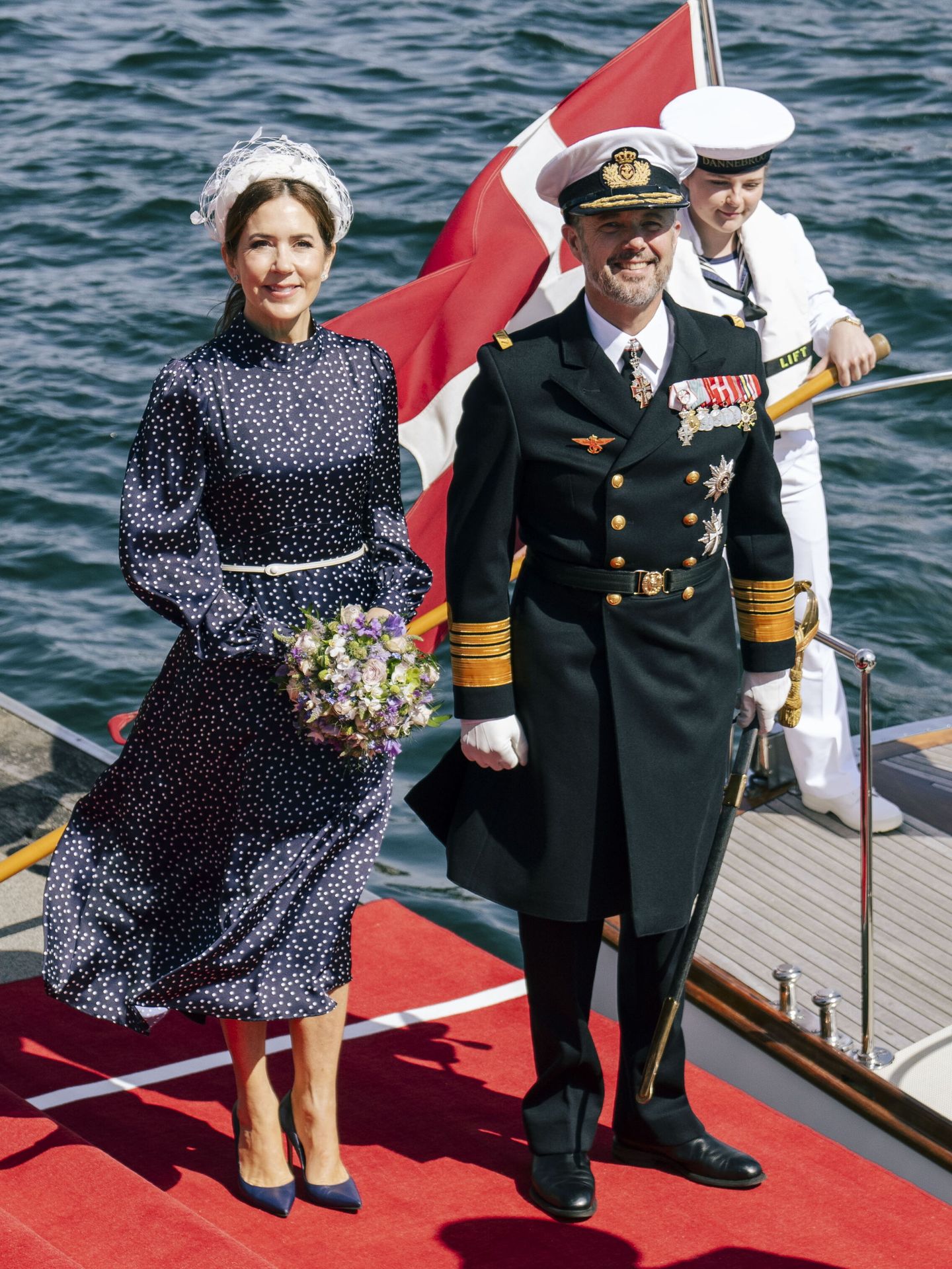 Federico y Mary, el pasado 2 de mayo, embarcando en el Dannebrog. (EFE/Thomas Traasdahl)