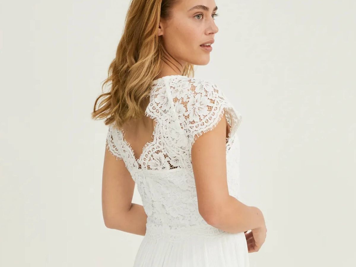 Blancos, elegantes y low cost: 3 vestidos de novia por menos de 100 euros