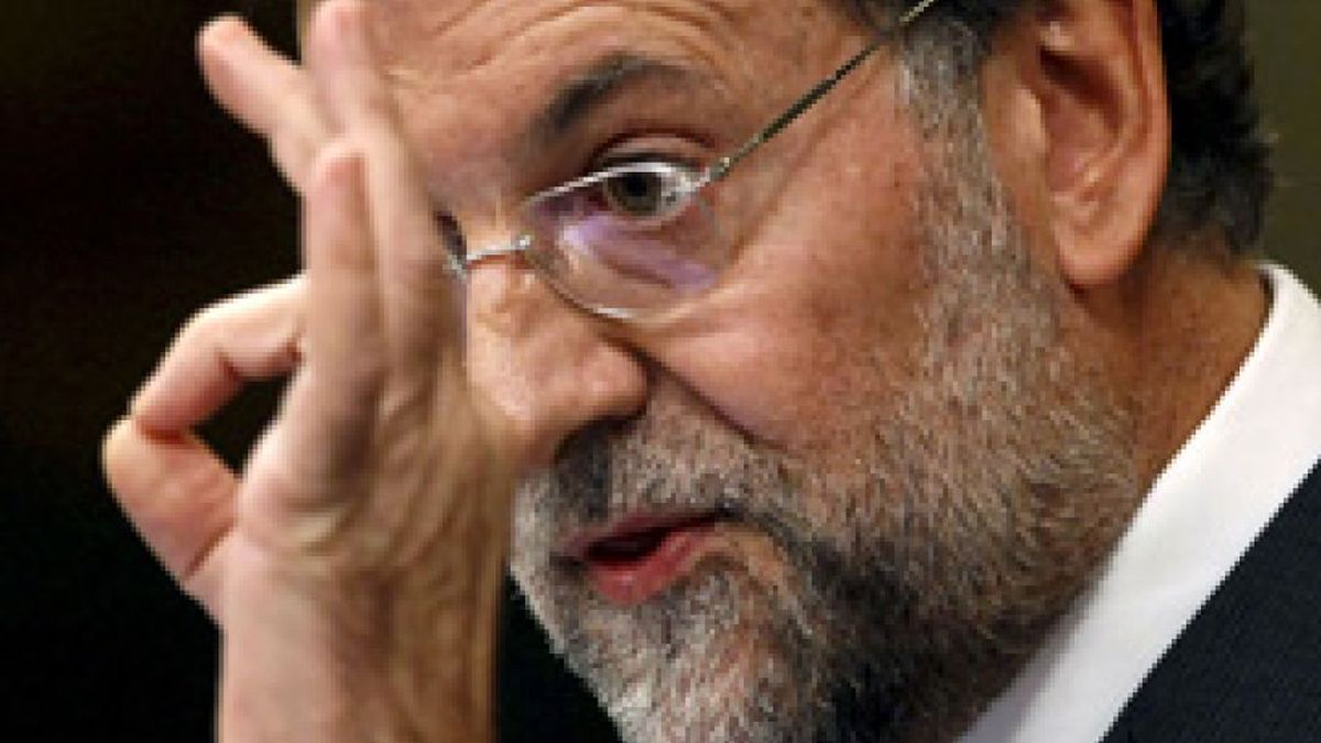 Rajoy a Solbes: “No ha dado ni una, ¿cómo vamos a poder confiar en usted?”