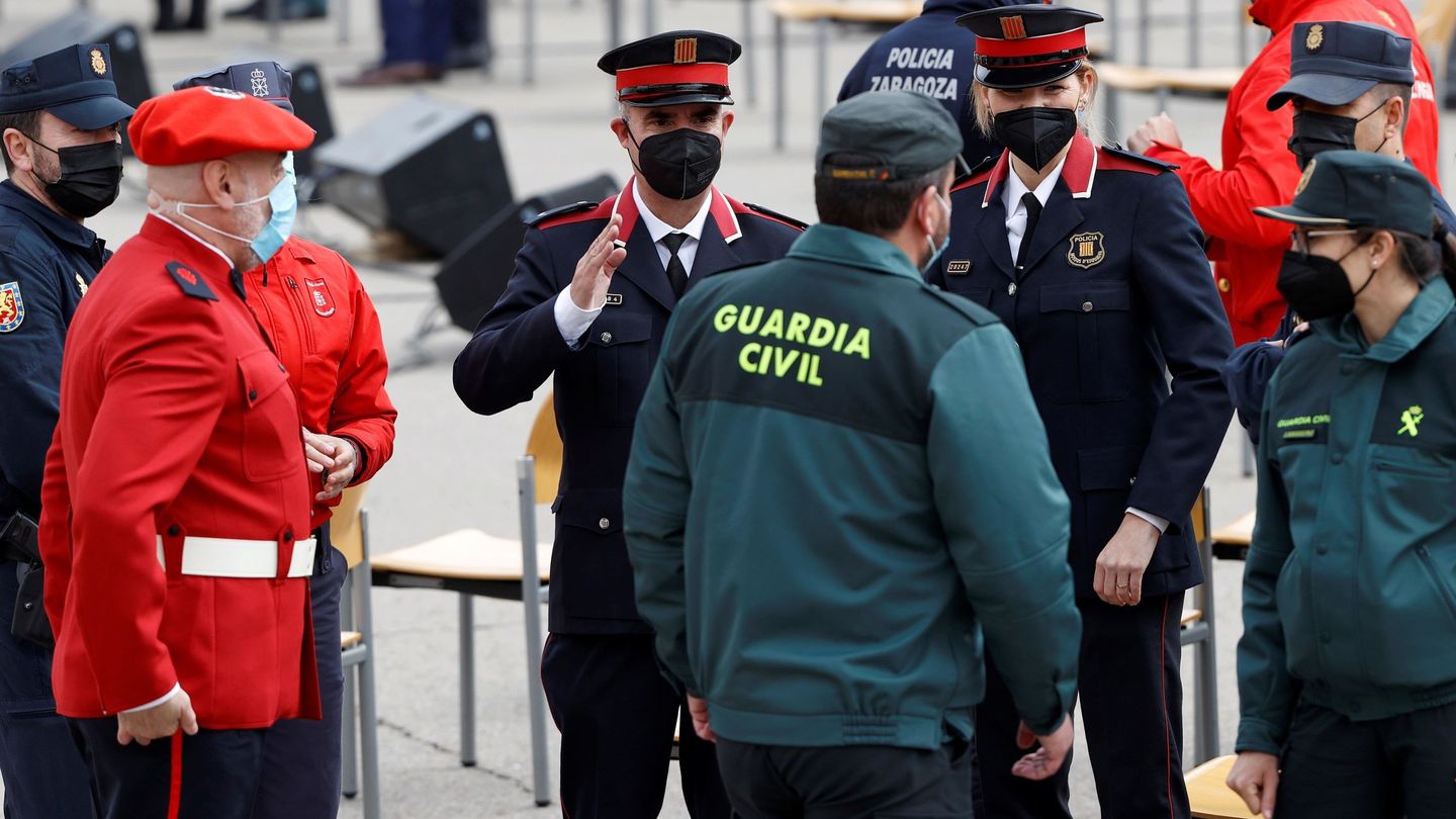 Miembros de la Guardia Civil, la Policía Nacional, la Policía Foral de Navarra y los Mossos d'Esquadra. (EFE)