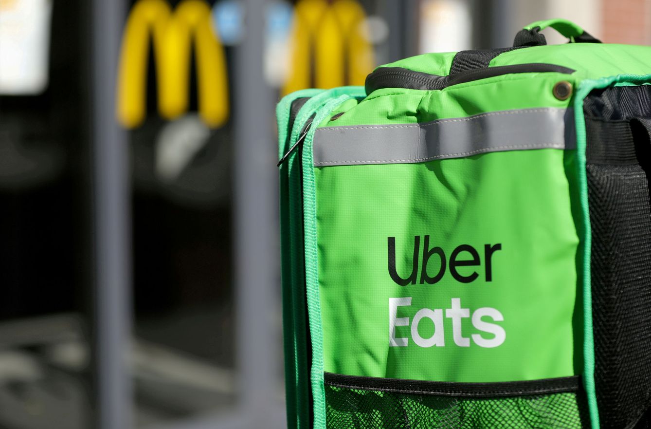 Caja de reparto de Uber Eats. (Reuters)