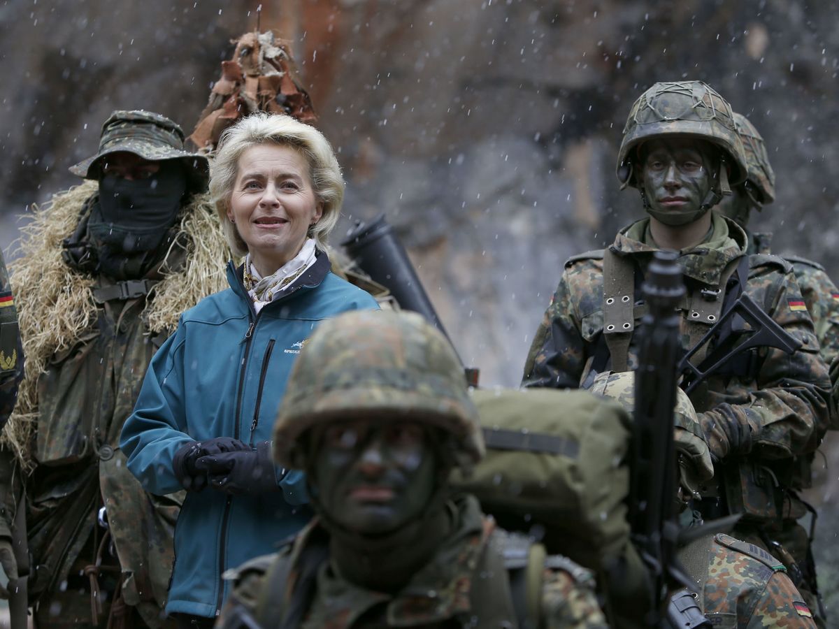Foto: Ursula Von der Leyen, en su etapa como ministra de Defensa alemana. (Reuters)