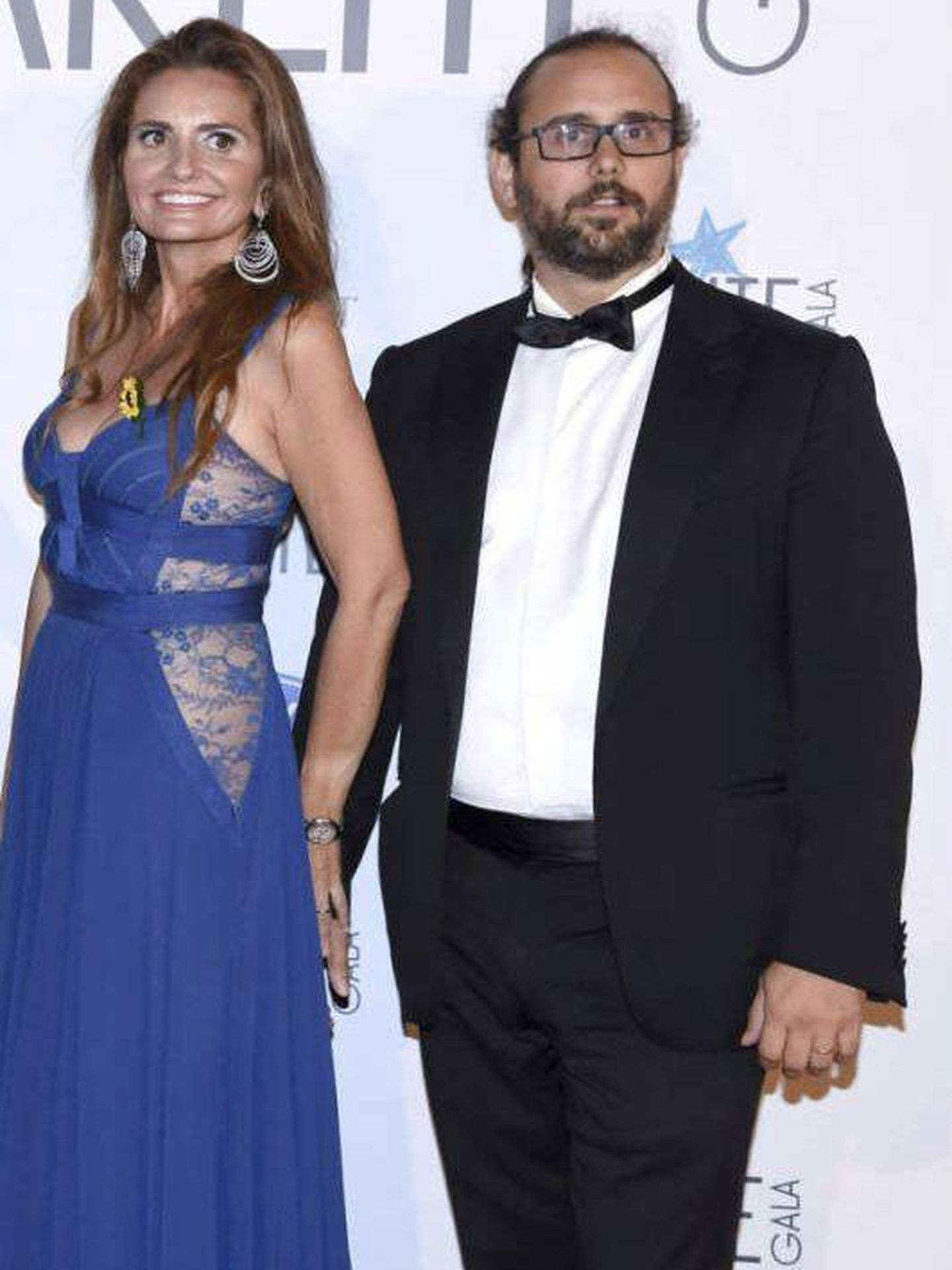 Sandra García-Sanjuan, radiante de Elie Saab, y su esposo, Ignacio Maluquer, en la gala Starlite este pasado verano.
