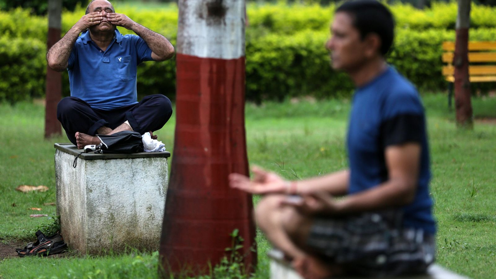 Foto: La denuncia aseguraba que las posturas de yoga causan una excitación sexual incontrolada (EFE/Divyakant Solanki)