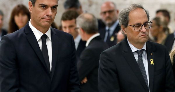 Foto: Pedro Sanchez y el 'president' de la Generalitat, Quim Torra, el pasado 8 de octubre en el funeral de Montserrat Caballé en Barcelona. (EFE)
