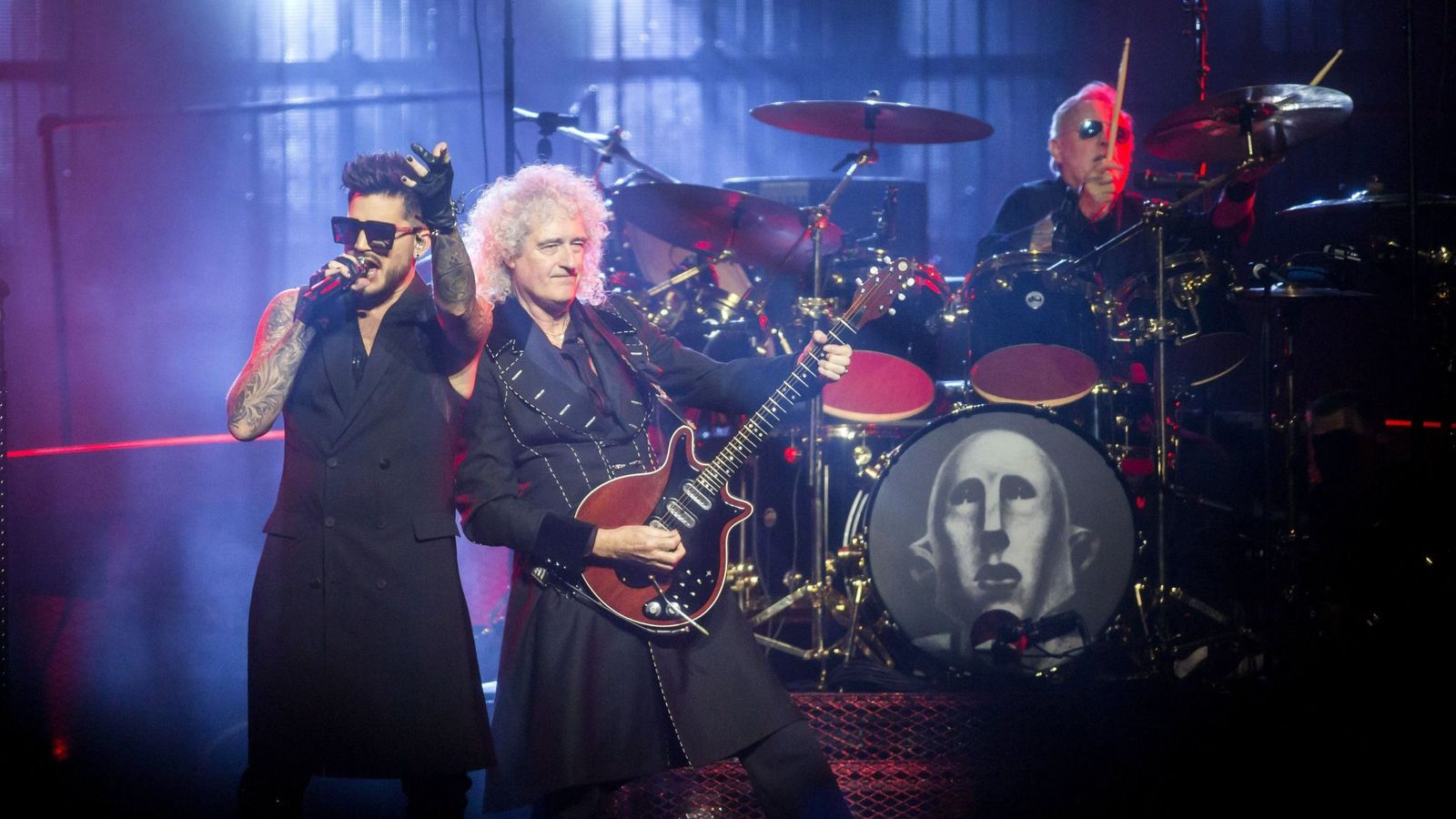 Foto: Adam Lambert y Queen, en Budapest (Reuters)