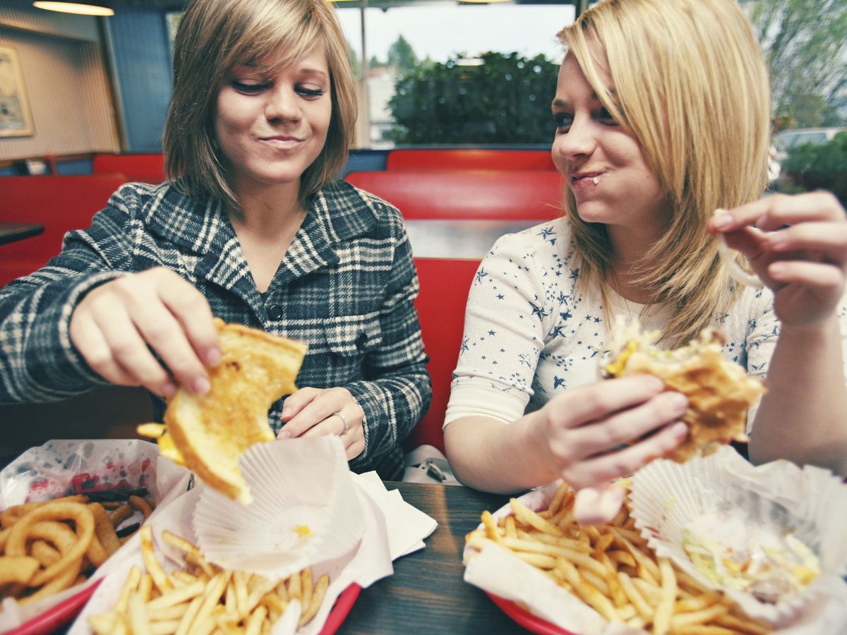 Foto: ¿Sabías que podemos comer más cosas en los restaurantes de 'fast food' de las que aparecen en la carta? (iStock)