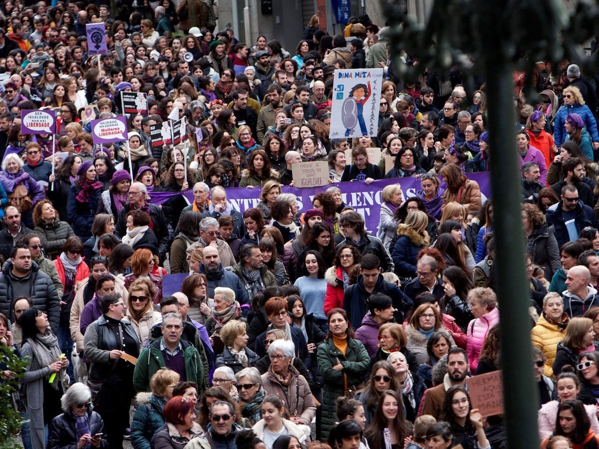 Foto: Manifestación del Día de la Mujer en Vigo. (EFE/Salvador Sas)