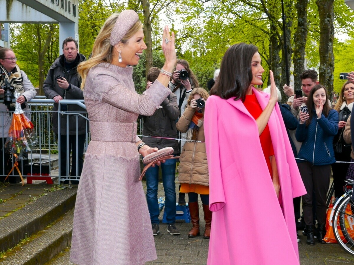Foto de "Letizia, te queremos", vítores y salud mental: la mañana de la Reina con Máxima en Holanda