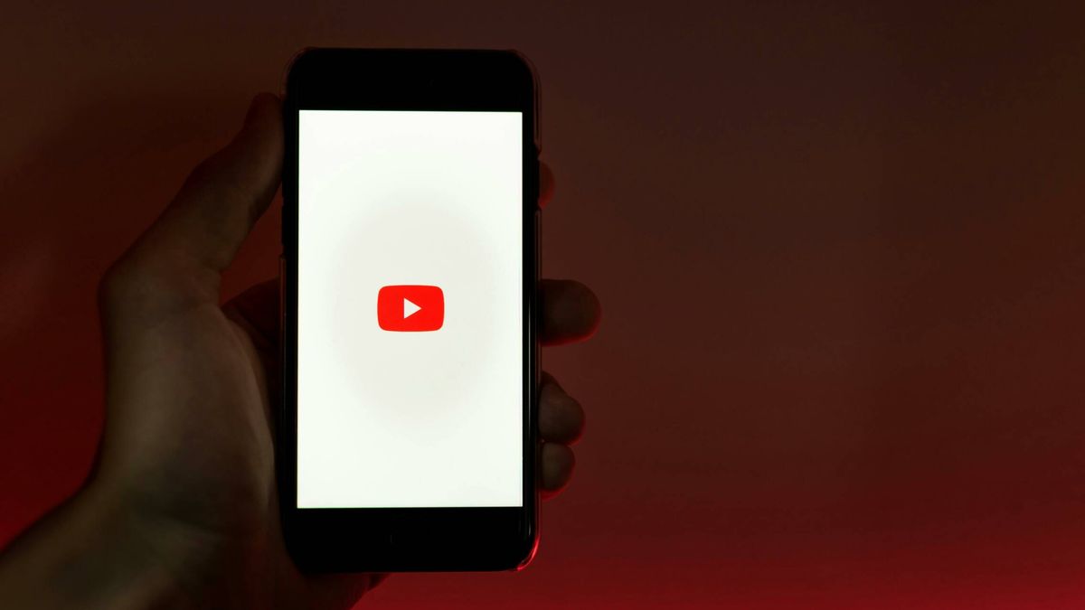 Cómo escuchar música en YouTube en segundo plano y con la pantalla de tu móvil bloqueada