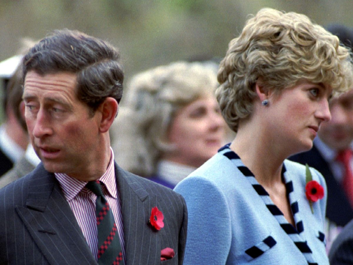 Foto: El entonces príncipe Carlos con la princesa Diana. (Reuters)