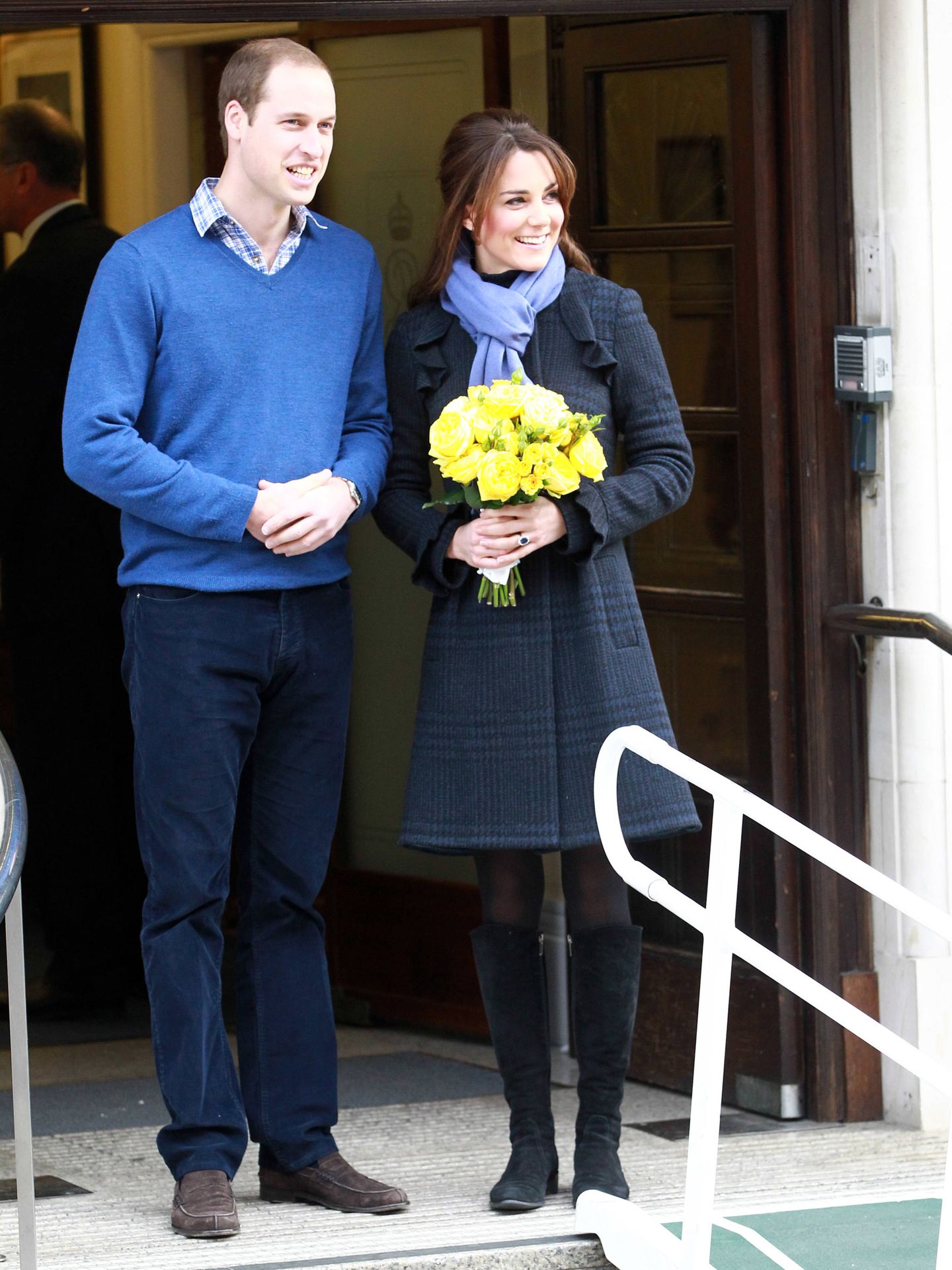 Los duques de Cambridge, en diciembre de 2012 tras ser dada de alta Kate. (Getty)