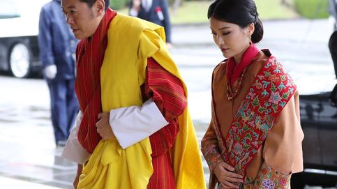 Los reyes de Bután desvelan el rostro y el nombre de su hija tres meses después de nacer