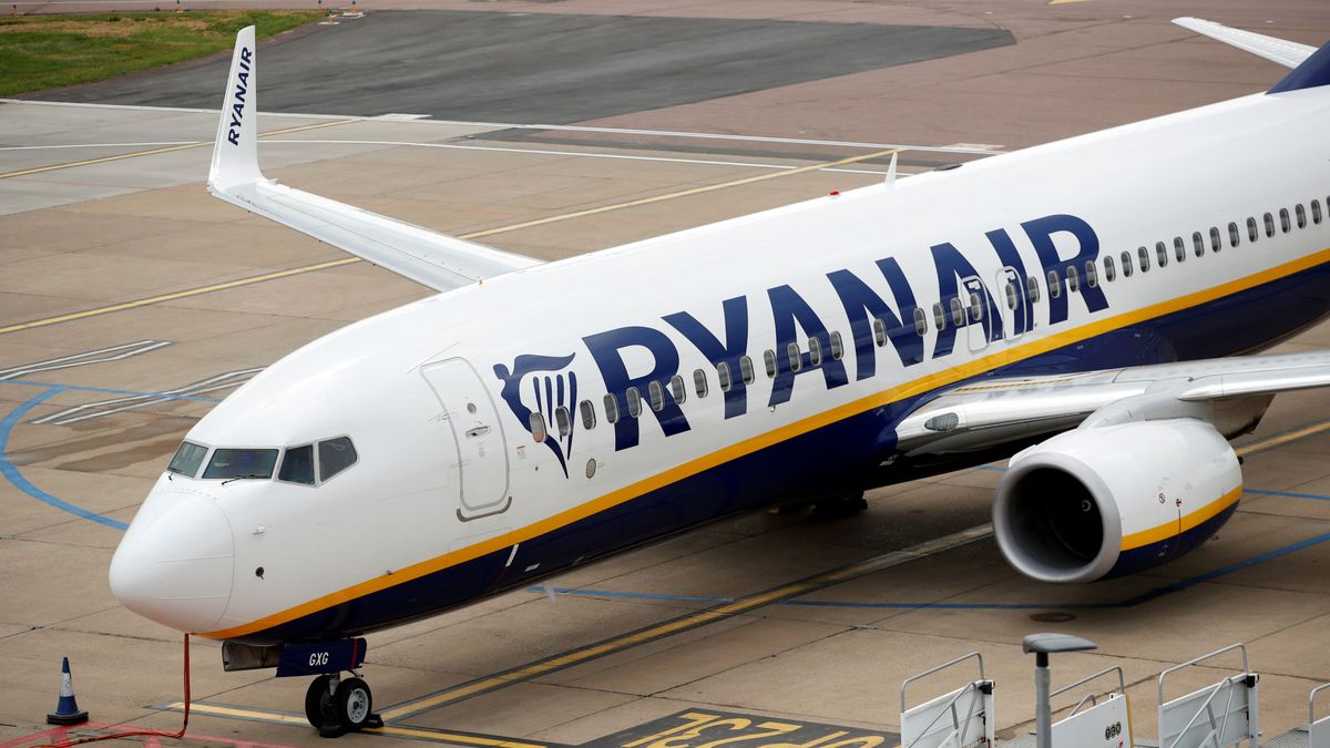 Ryanair emite 850 M en bonos, la primera aerolínea en apelar al mercado en el covid