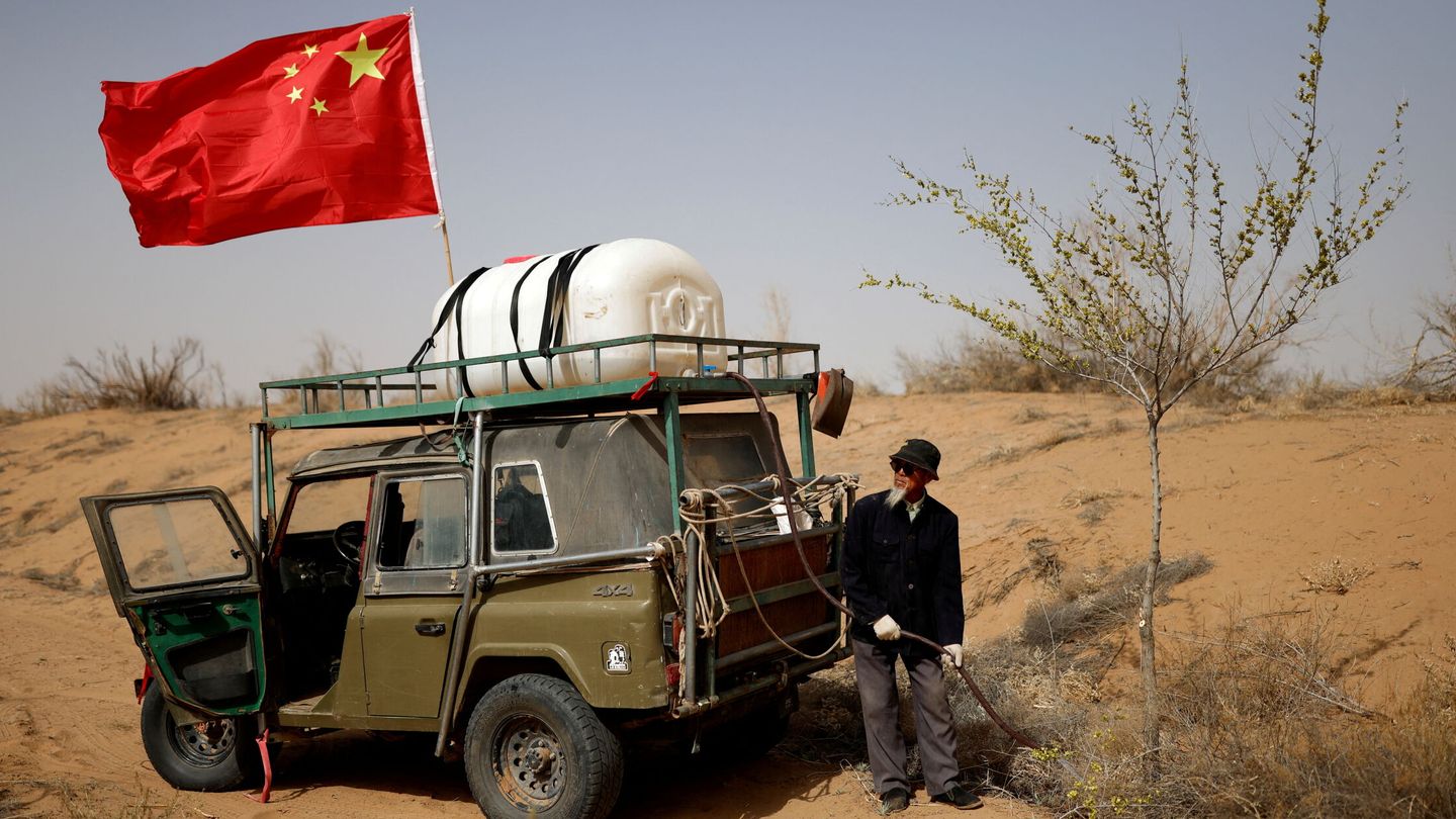 Proyecto similar en China para evitar la expansión del desierto del Gobi. (Reuters/Carlos Garcia Rawlins)