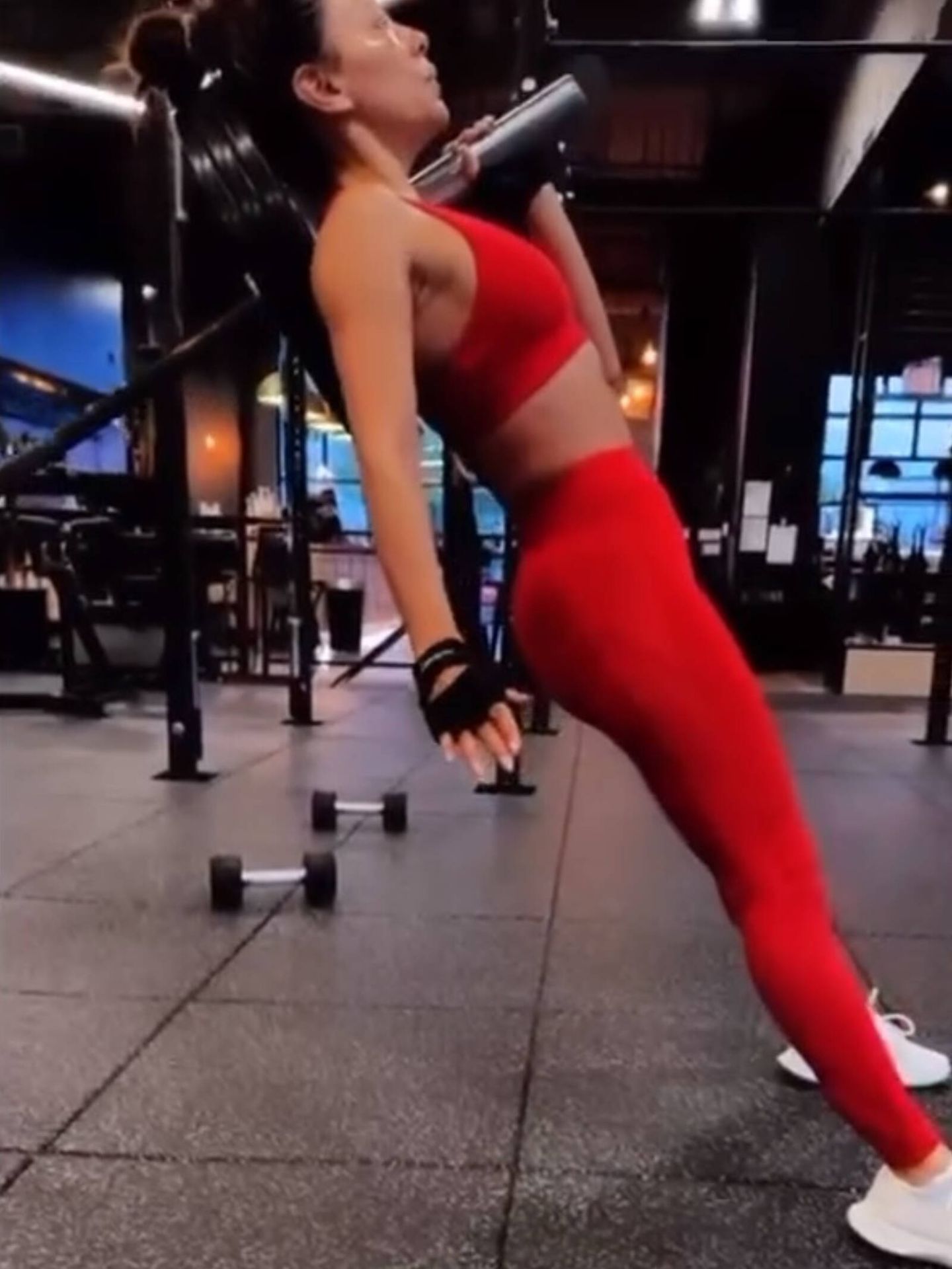 Eva Longoria y su entrenamiento en el día de piernas. (Instagram/@evalongoria)