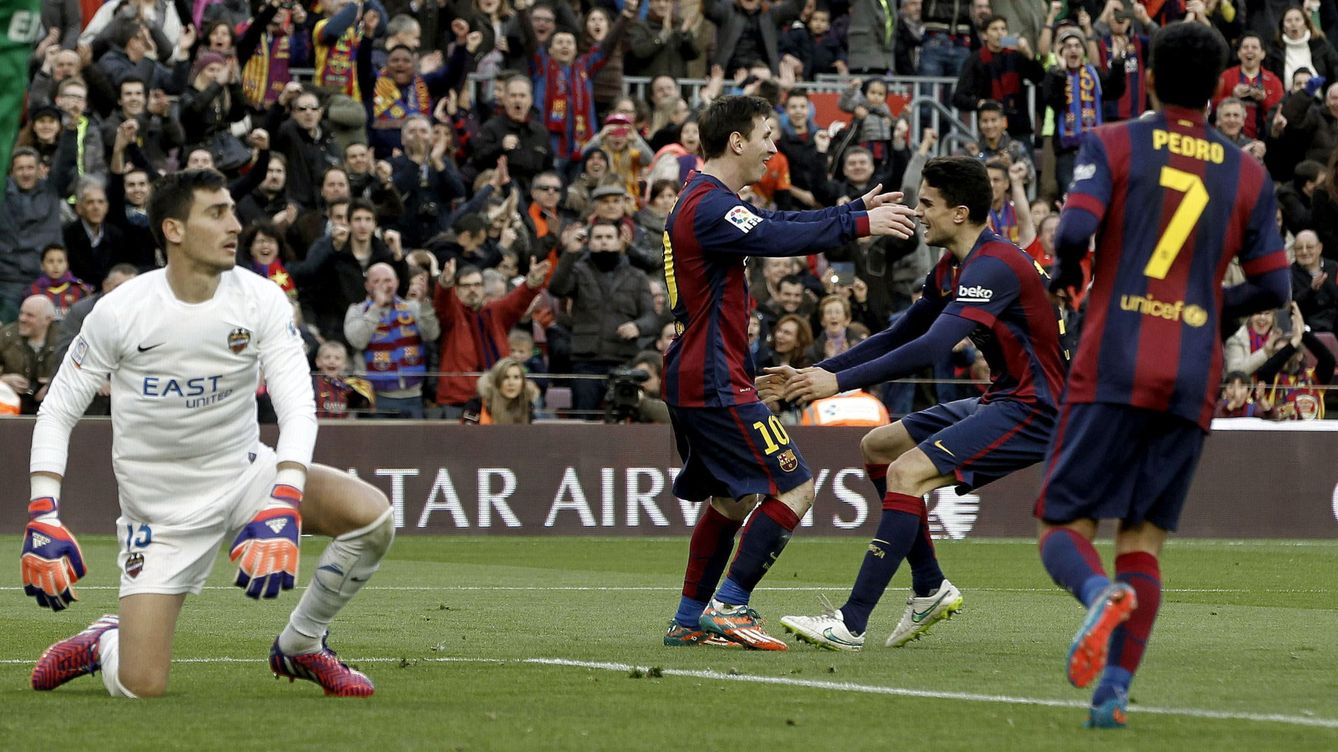 Foto: Los jugadores del Barcelona celebran uno de los goles conseguidos frente al Levante.