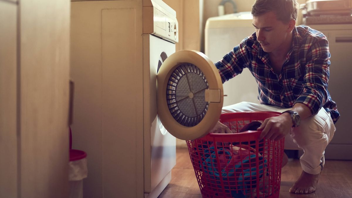 5 cosas que nunca deberías meter en la lavadora (y lo haces)
