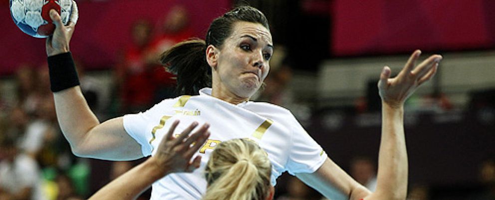 Foto: España humilla a la campeona olímpica y se cruzará con Croacia