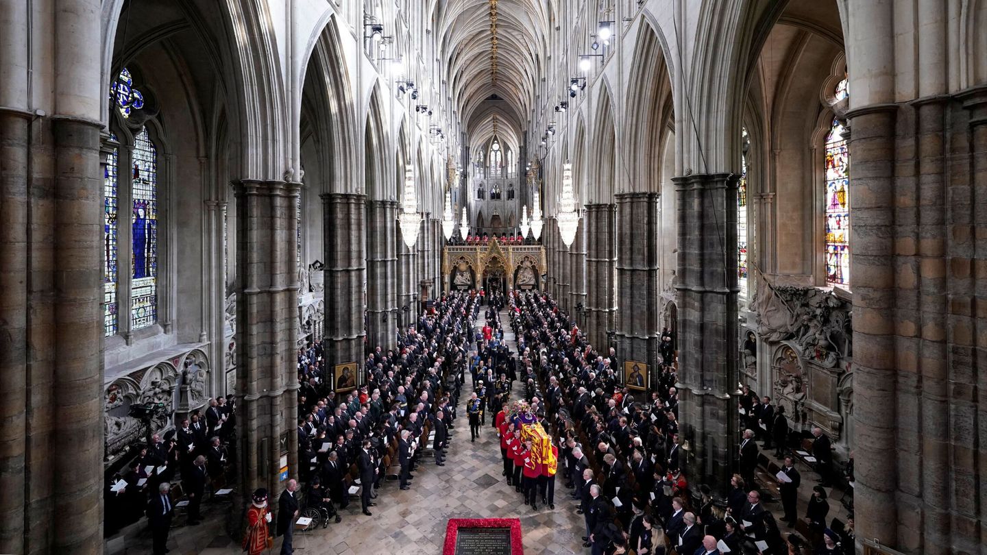 La capilla de San Jorge acoge el último adiós a Isabel II. (Reuters)